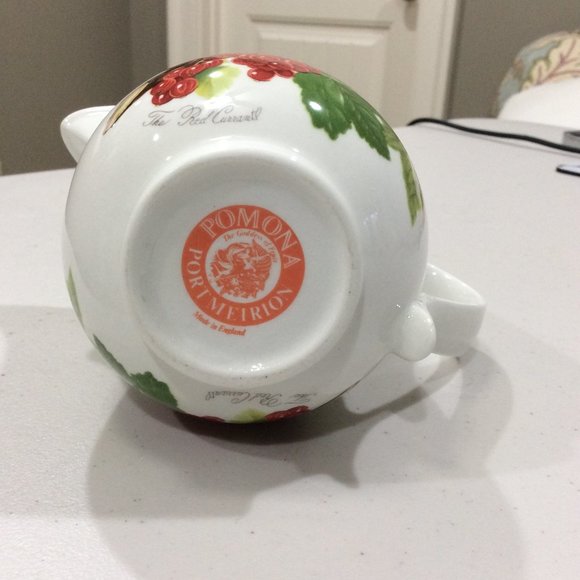 Portmeirion/Red Currant Small Creamer - Picture 3 of 4
